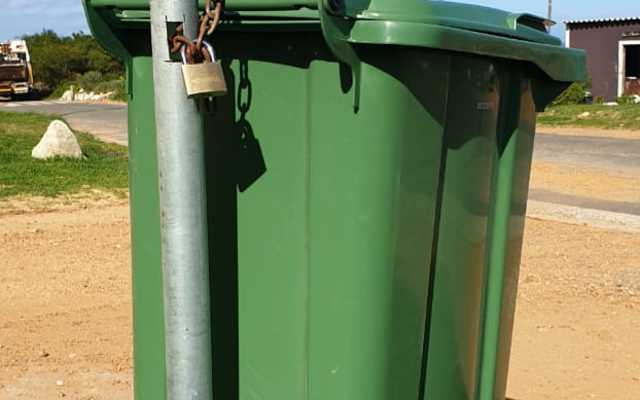 PK_Ons_maak_seker_die_bins_bly_sit_1569223180