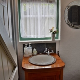 Saartjie Cottage Wash Basin - De Volkshuijs - Bredasdorp