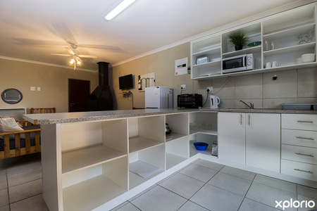 gansbaai_accommodation_pearly_stay_self_catering_kitchen_1570434561