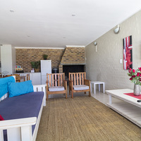 Gansbaai - Pearly Stay Self Catering Accommodation - Living Room 