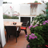 Oystercatcher garden patio