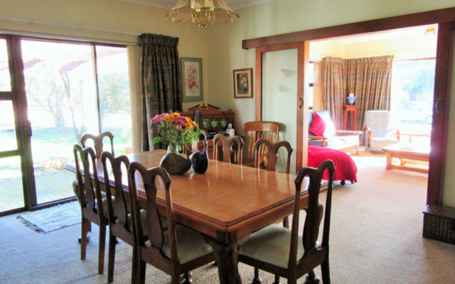 napier_rent_dining_1570688837