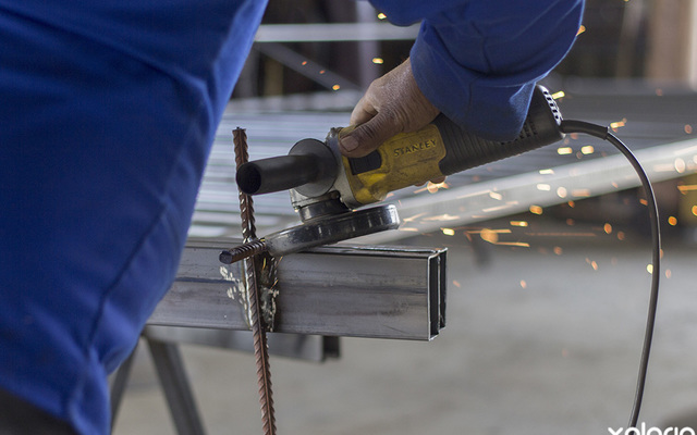 bredasdorp_steelworks_welding_mbc_herstelwerke_building_feeding_troughs_1559297348_1570708905