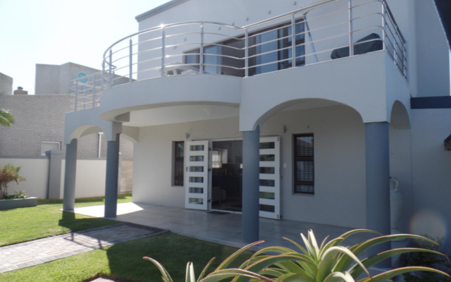 pam_golding_property_in_de_kelders_exterior_1571723513