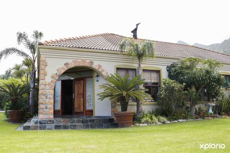 kleinmond_accomodation_villa_chad_front_door_view_1571837168