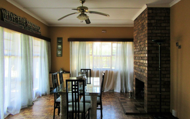 seeff_napier_4_bedroom_dining_1572262119