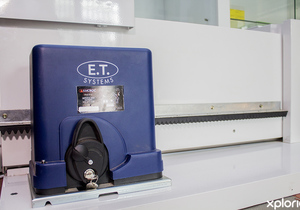 What does an automatic electric gate service include?