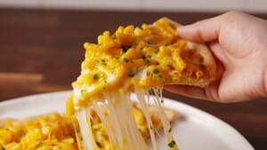 Recipe: Macaroni & Cheese Pizza