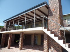 5 Bedroom House To Rent in De Kelders