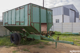 Custom-Designed Steel Grain Trailers & Feeding Troughs