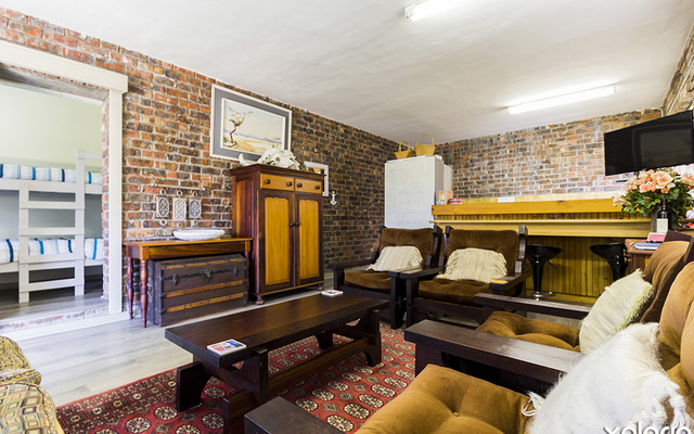 bettys_bay_accommodation_sea_way_self_catering_living_room_with_extra_sleep_space_view_1574253422 bettys_bay_accommodation_sea_way_self_catering_living_room_with_extra_sleep_space_view_1574253422