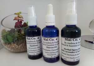 3 Favourite Herbal & Essential Oils When Traveling