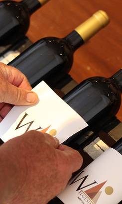 stanford_wine_farm_welgesind_wine_estate_labelling_by_hand_1576136569