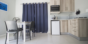 kleinmond_accommodations_kleinmond_lodge_living_space_for_wheelchair_friendly_room_1552392735_1576221711