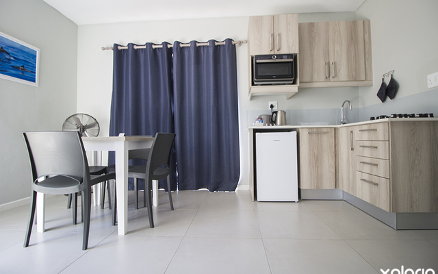 kleinmond_accommodations_kleinmond_lodge_living_space_for_wheelchair_friendly_room_1552392735_1576221711