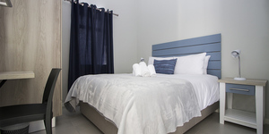 kleinmond_accommodations_kleinmond_lodge_standard_double_room_1552393327_1576221710