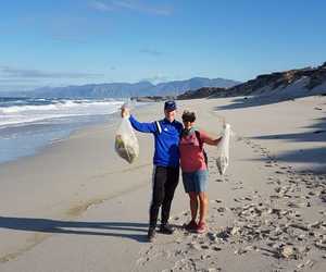 Beach Cleanup with Tobias & Martina from Germany