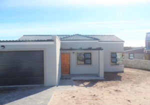 3 Bedroom House For Sale In Perlemoenbaai