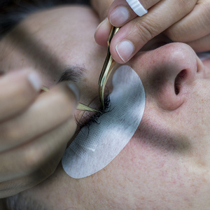 pringle_bay_beauty_salon_hair_at_pringle_by_salaama_thomas_seperating_each_lash_1574256838_1583757903