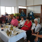 Dames kuier gesellig saam