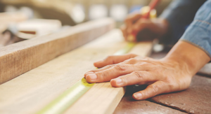 DIY: How to Build Adjustable Wooden Shelves