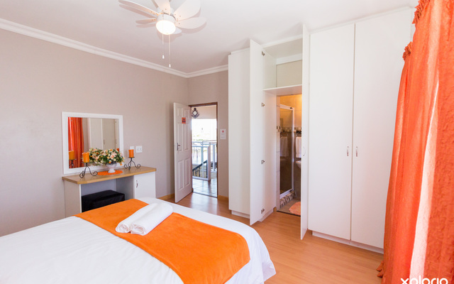 The_white_house_pearly_sunset_boulevard_1515751769_1593527380