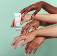 Body EssentiA Hand & Nail Cream