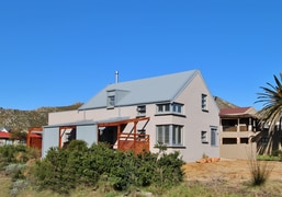 Plain Rustic Minimalistic House in Pringle Bay