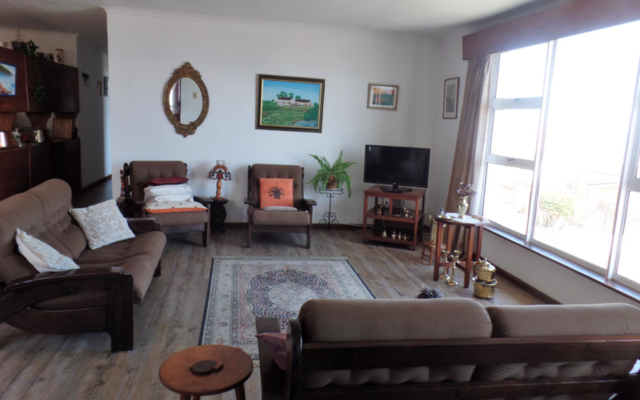 gansbaai_home_lounge_1600088067