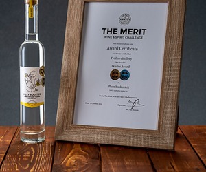 Plain Husk Spirit (43% Vol.)