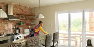 pringle_bay_businesses_happy_homes_hangklip_wiping_counter_1571212799_1605883029