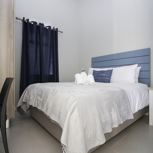 kleinmond_accommodations_kleinmond_lodge_standard_double_room_1552393327_2__1606311980