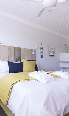 gansbaai_accommodation_boetiek_huis_unit_one_main_bedroom_wide_1606808439