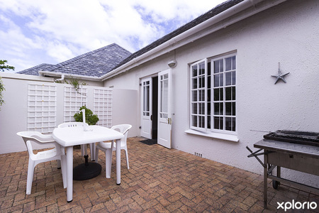 hermanis_accommodation_anchors_rest_starfish_outside_area_1606816567