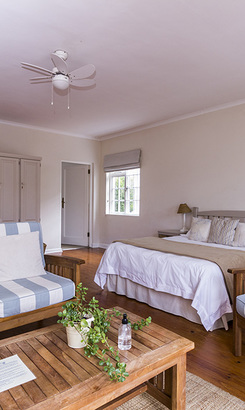 hermanis_accommodation_anchors_rest_starfish_open_plan_1606817085