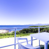 Protea Room View - On The Rocks B&B - Xplorio™ Gansbaai