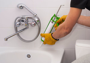 DIY: Resealing a Bathtub