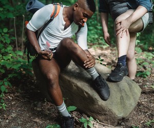 HOW TO REMOVE A TICK THE RIGHT WAY