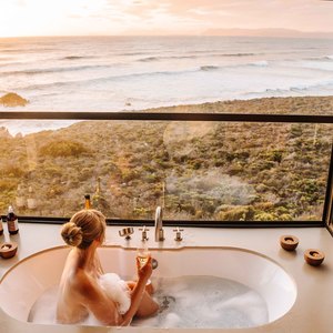 Bathtub_Villa_The_Cherry_Dear_Travallure_9_1615469034