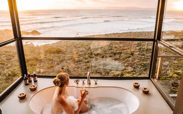 Bathtub_Villa_The_Cherry_Dear_Travallure_9_1615469034