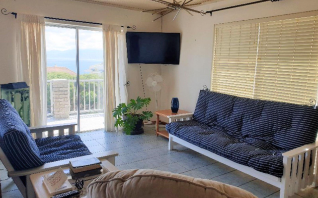 3_bedroom_living_area_1617109488