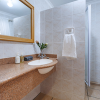 Bathroom - Aire del Mar Guest House - Xplorio™ Gansbaai