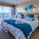 Views of The Antlatic Ocean - Aire del Mar Guest House - Xplorio™ Gansbaai