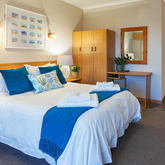 Family Suite - Aire del Mar Guest House - Xplorio™ Gansbaai
