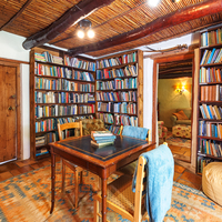 Library (and mini office) - Bodhi Khaya Nature Retreat - Xplorio™ Gansbaai
