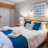 Mountain View Rooms - Aire del Mar Guest House - Xplorio™ Gansbaai