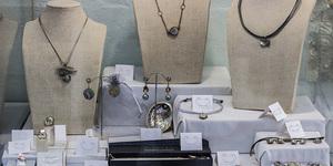 hermanus_things_to_do_abalone_tours_heart_of_abalone_jewelry_1566997373_1619157919