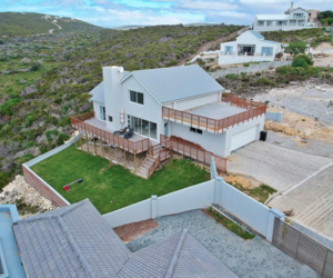 R3,595,000 | 3 Bedroom House For Sale in Struisbaai