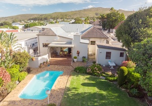 5 Bedroom House For Sale in Bredasdorp - R4 925 000