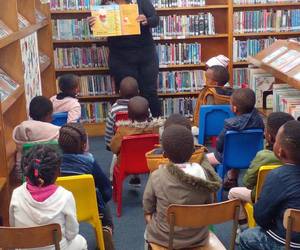 Mount Pleasant Library Encouraging Children To Read